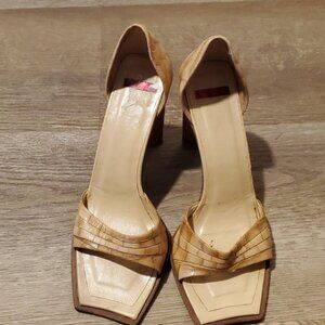 Basket Weave imprinted Square Toe Heels